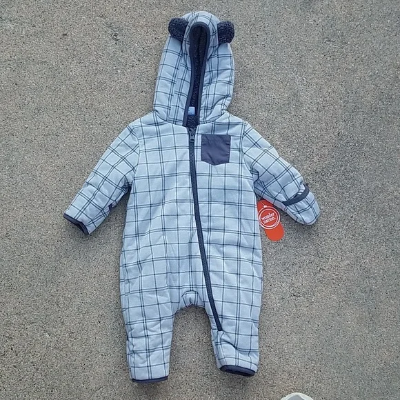 *BRAND NEW!!* 3-6mo SnowSuit - Picture 1 of 3